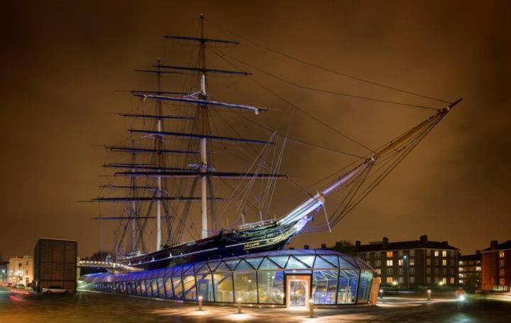 Black Pearl And Captain Sparrow * Londen